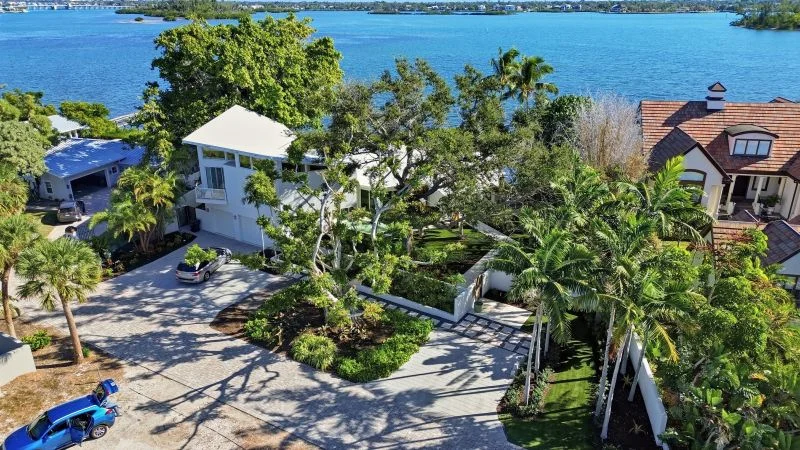Siesta Key Sanctuary: Restoring a 1950s Waterfront Landscape With Living Shorelines